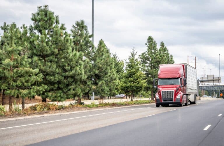 Truck with truck driver rest compartment