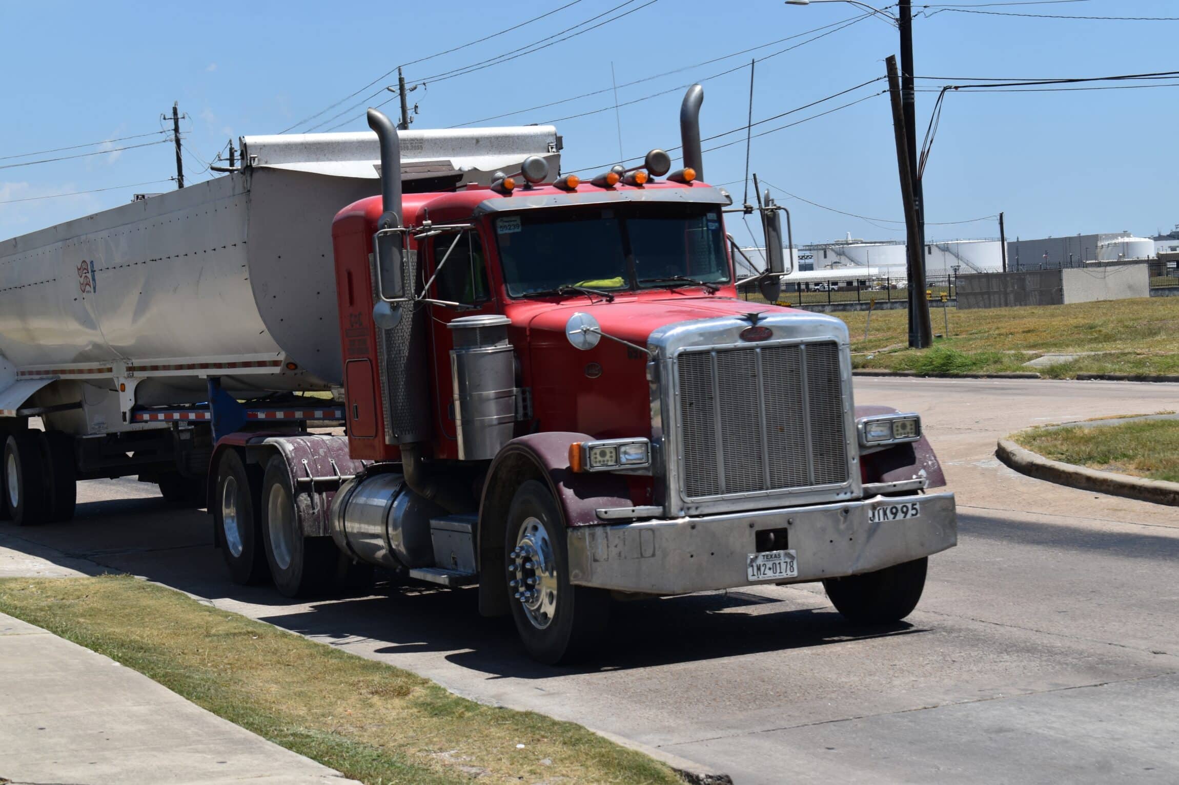 red big rig semi truck