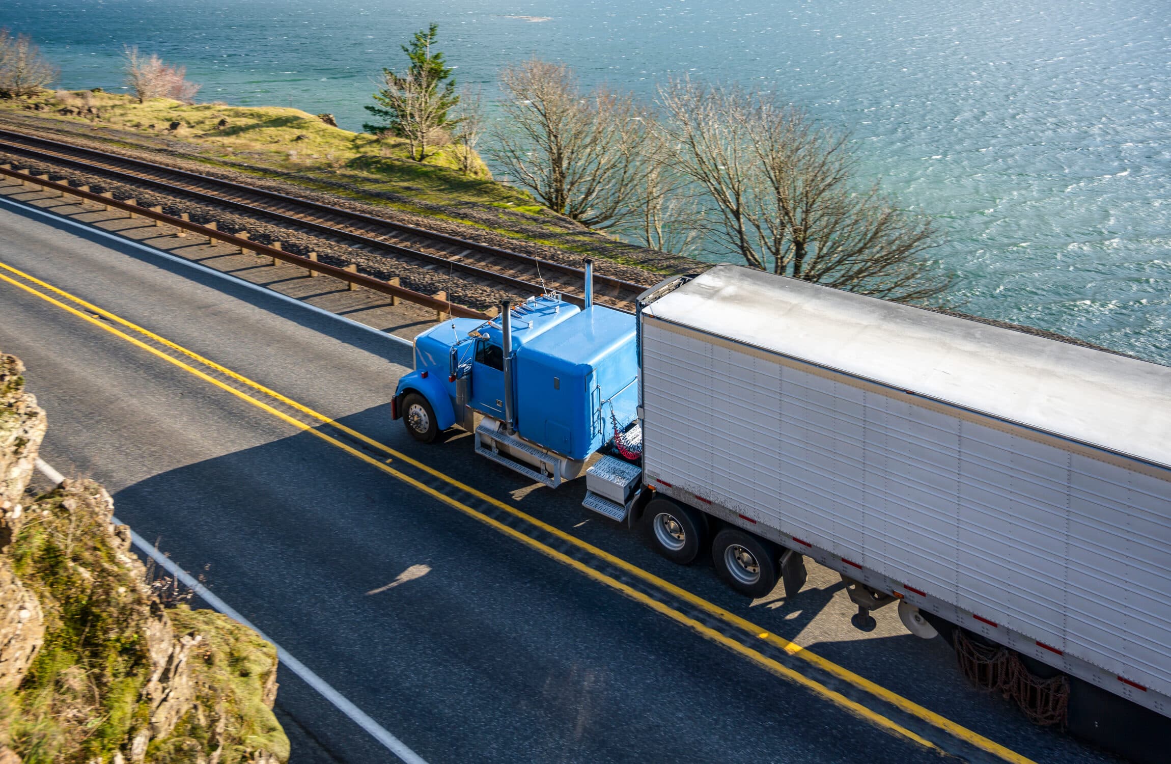 Big rig long haul bonnet American semi truck