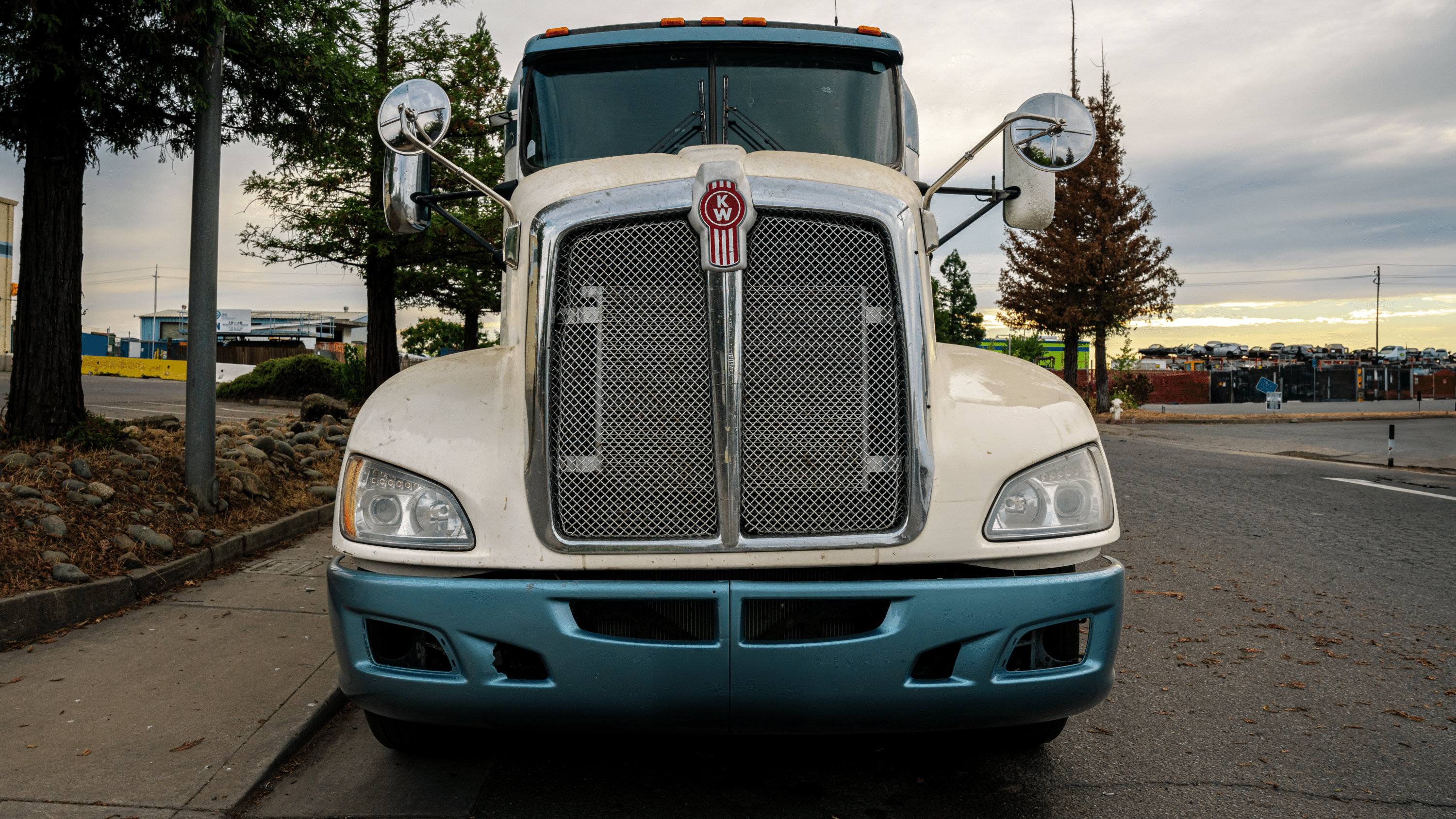 White and blue truck tracktor