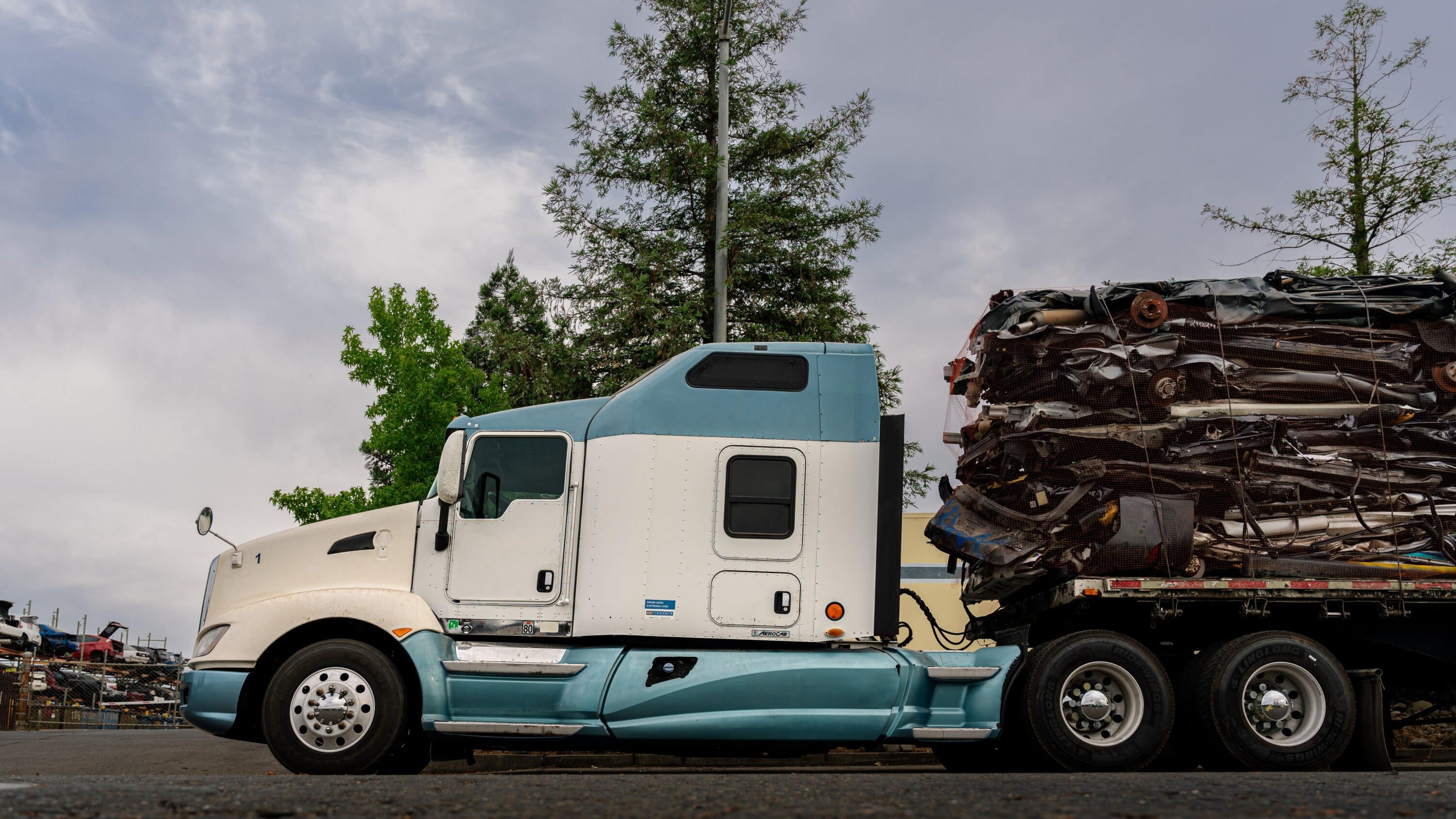 big rig transporting wood