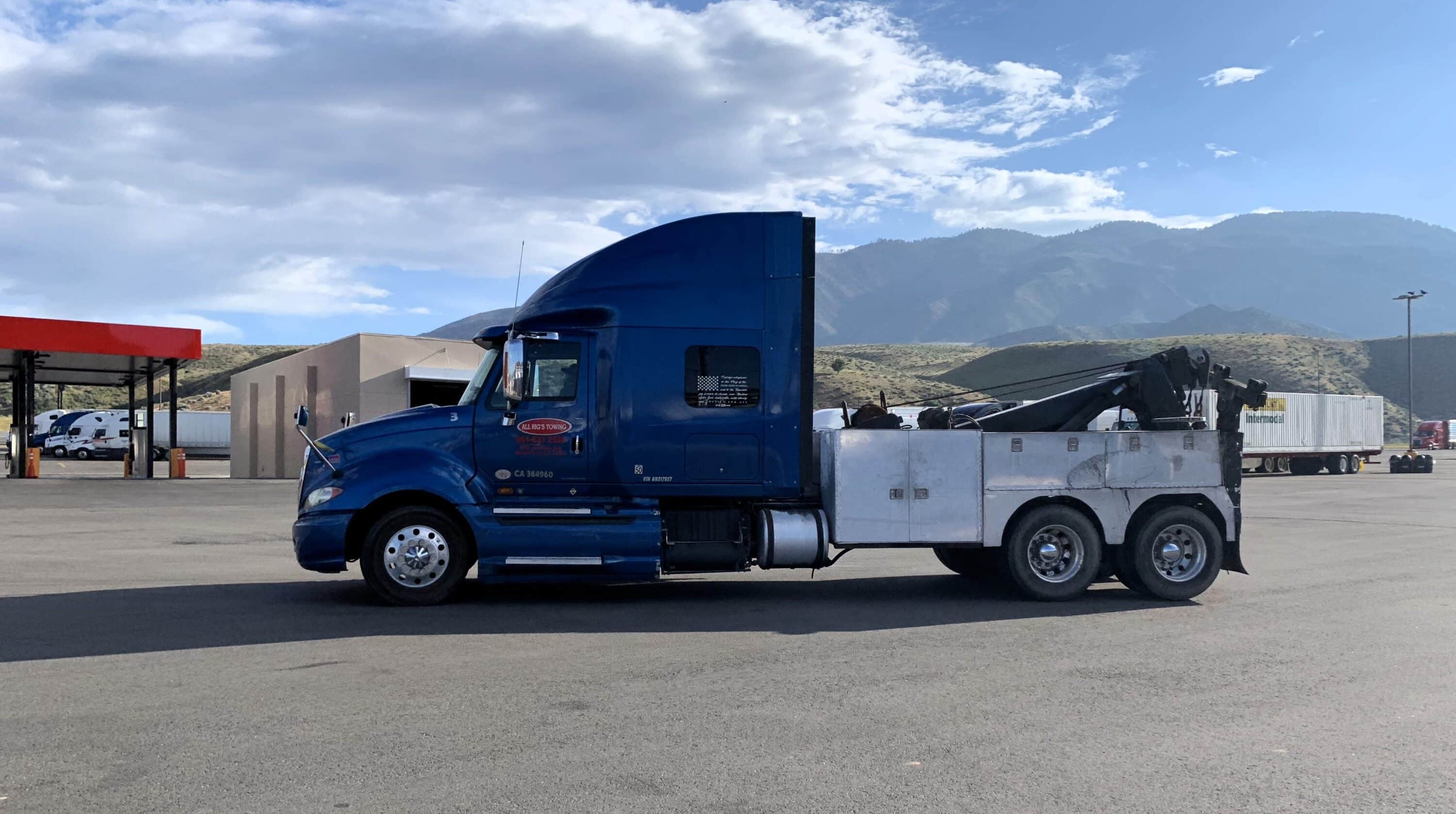Blue bonnet semi tractor